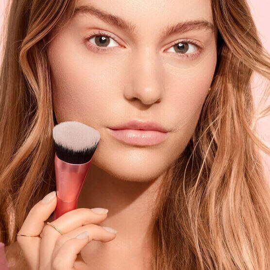Pincel Redondo para Base Iluminadora Real Techniques